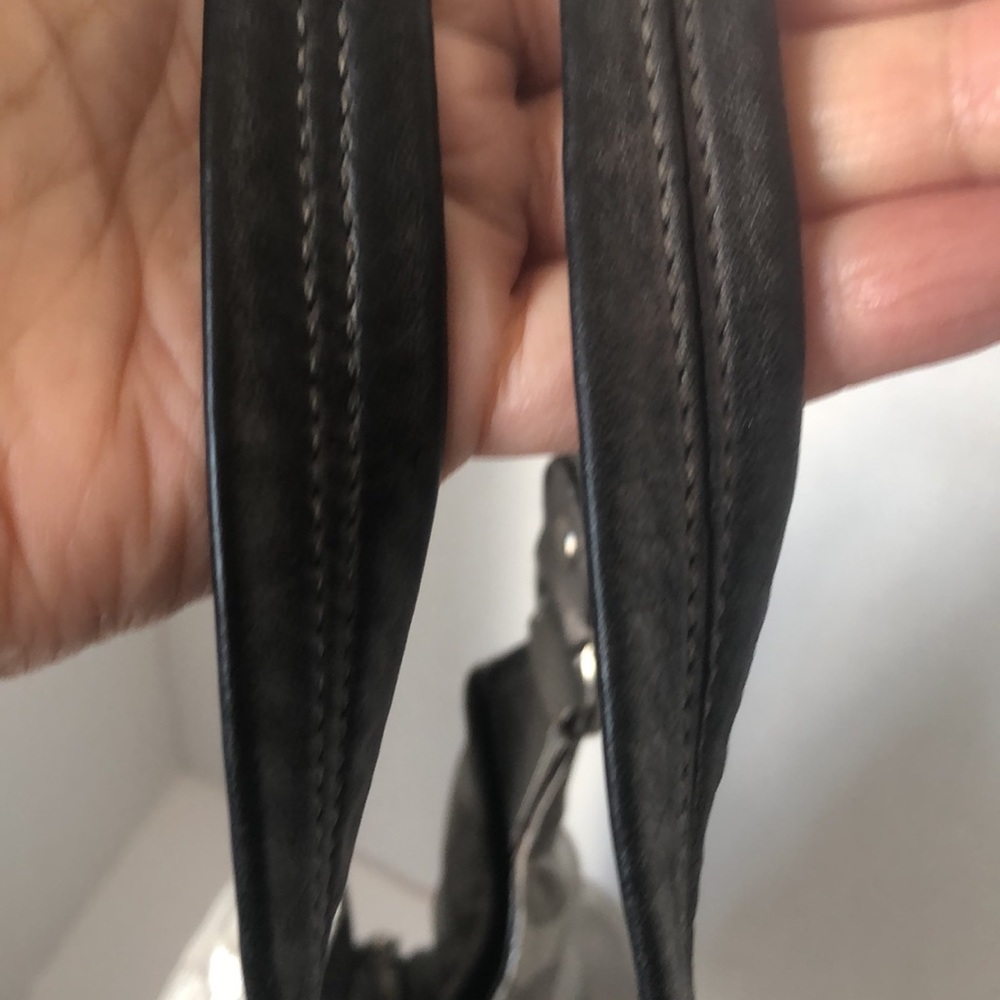 Coach Shoulder Bag. - Picture 4 of 12